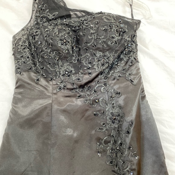 Floor Length Prom / Formal Dress - Picture 5 of 7